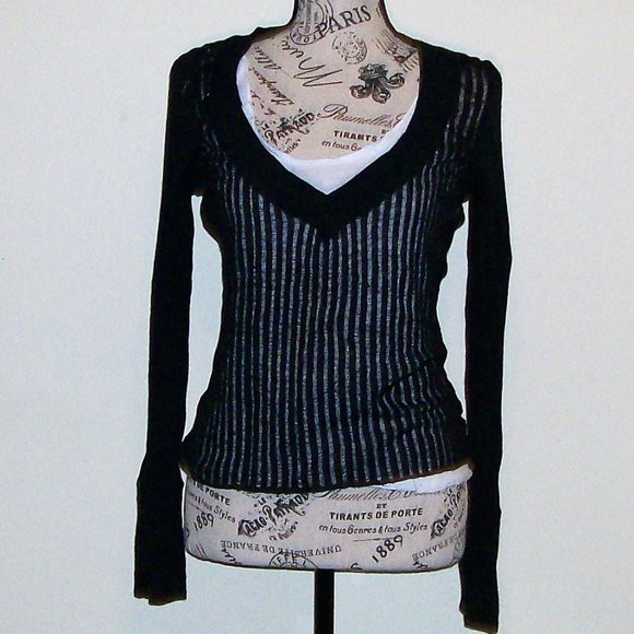 NWOT Beautiful 2 in 1 Sweater Top - Picture 1 of 6